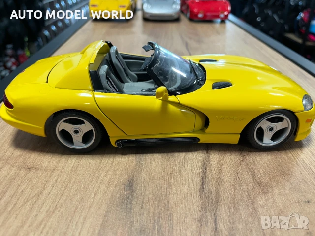 Метална колекционерска колички BBURAGO DODGE VIPER SRT CAbrio 1:18, снимка 2 - Колекции - 51020614