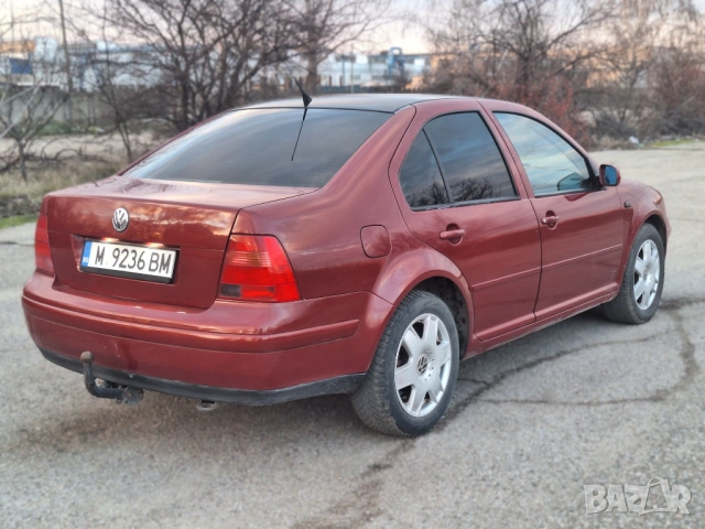 Volkswagen Bora 2.3, снимка 6 - Автомобили и джипове - 53026734