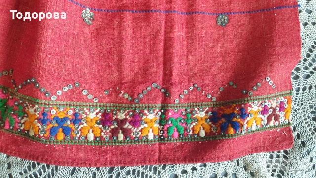 Автентична престилка от Хърцойска носия, снимка 3 - Антикварни и старинни предмети - 53400613