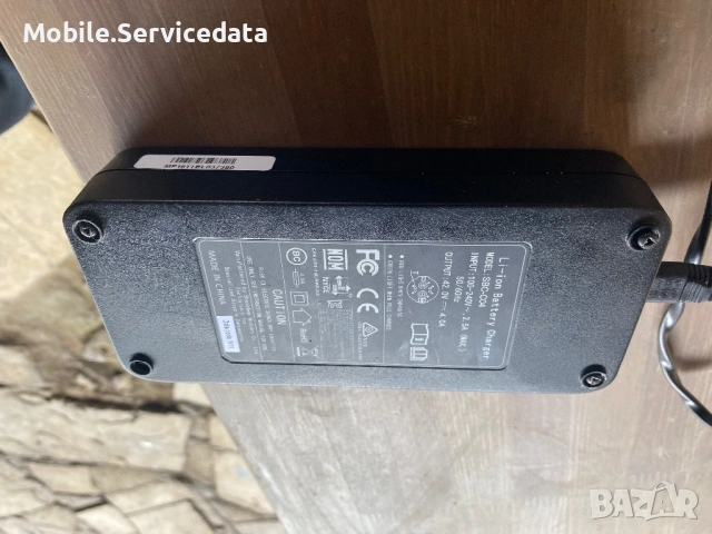 Зарядно за Електрически Велосипед Specialized 42V 4aH, снимка 4 - Велосипеди - 53393080