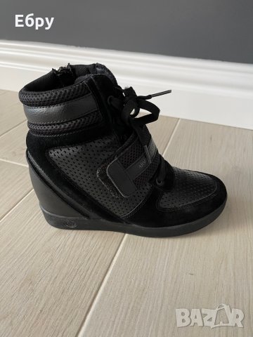 Маратонки на платформа - Armani Jeans, снимка 4 - Дамски ежедневни обувки - 34624400