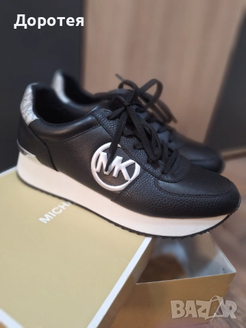 Нови оригинални сникърси на Michael Kors