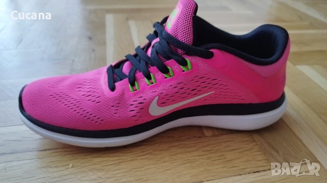 Дамски маратонки Nike, снимка 2 - Маратонки - 38040649