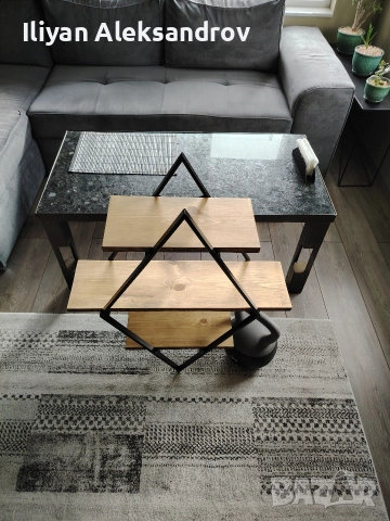 Стенна етажерка ромб