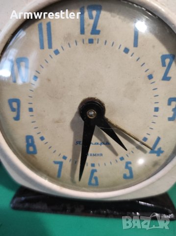Стар Руски Механичен Часовник Будилник Янатар, снимка 2 - Антикварни и старинни предмети - 44129405
