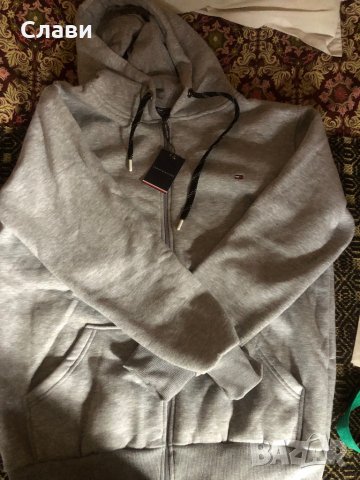 Продавам оригинален суичър Tommy Hilfiger, снимка 2 - Суичъри - 38916463