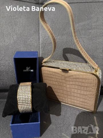 оригинален лимитиран, винтидж комплект Swarovski, включващ елегантна дамска чанта и гривна, снимка 16 - Бижутерийни комплекти - 53306797