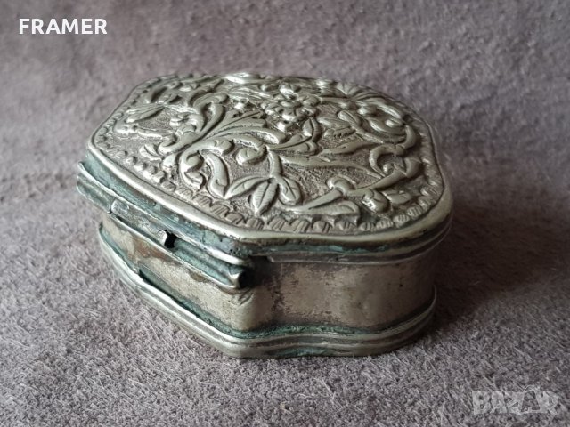 Рядка българска възрожденска сребърна кутийка за емфие 19век, снимка 4 - Антикварни и старинни предмети - 33049395