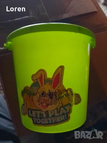 Подарявам!Кофичка без дръжки зелен цвят с две гребълца и една фигурка слонче