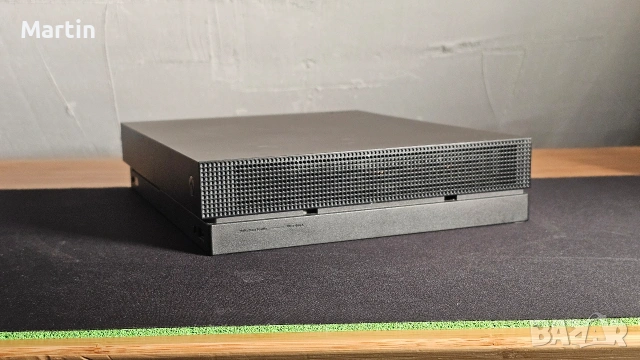 Xbox One X 1 TB + 2 контролера + 7 игри, снимка 8 - Xbox конзоли - 53139695