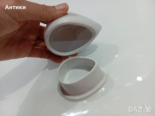 Стара порцеланова кутия за бижута маркирана , снимка 12 - Антикварни и старинни предмети - 52553717