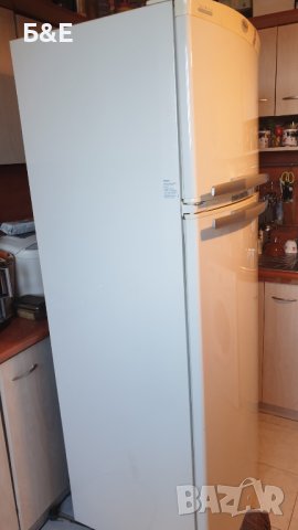 Продавам голям Хладилник WHIRLPOOL ARG 773 с горна камера - NO FROST, снимка 4 - Хладилници - 44015970