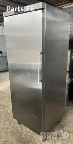 Професионален хладилник вертикален гастро професионално оборудване profesionalen hladilnik gastro