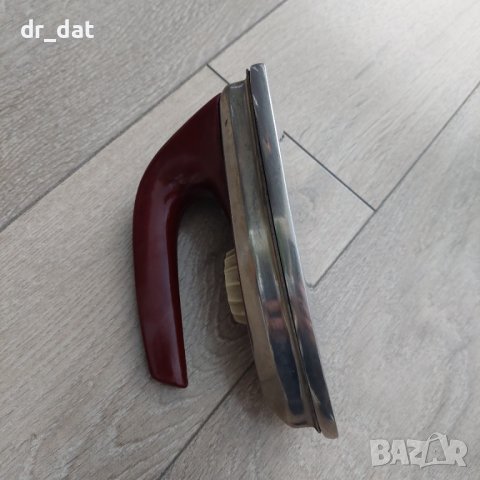 Малка стара ютия , снимка 2 - Антикварни и старинни предмети - 44014418