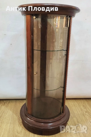 Кръгла витрина от масивно дърво и стъкло – класически стил, снимка 7 - Секции и витрини - 53381224