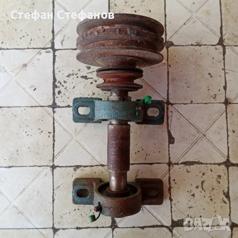 четири шайби с ос и два лагера две две шайби 120мм с отвор д24мм и две шайби с д 65мм