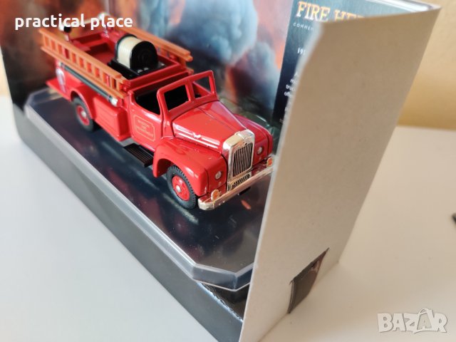 Метална количка Corgi- Пожарна кола 1953 Mack B Open Pumper , снимка 3 - Колекции - 33020701