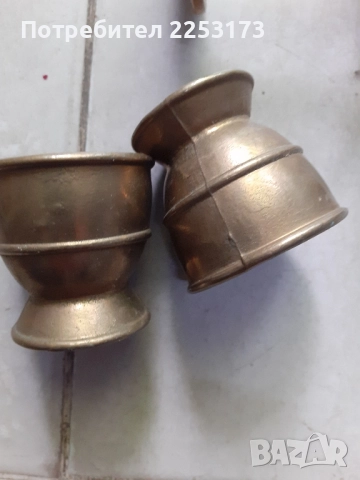 Три месингови чаши на стойка., снимка 4 - Сервизи - 51770262