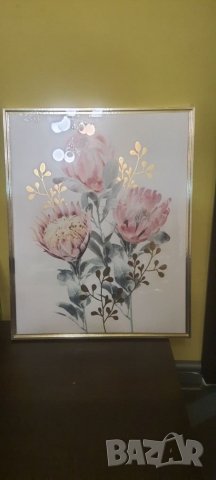 Картина върху канаваца със златиста рамка