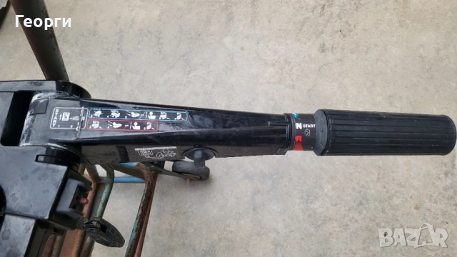 Продава се извънбордов двигател Mercury 8 Hp 4 тактов  дълъг ботуш , снимка 3 - Екипировка - 51687623