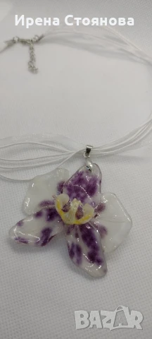 Колие с естествен цвят на орхидея. Дължината е максимално 23 см, цвета е с размери 6/6 см. , снимка 4 - Колиета, медальони, синджири - 51090611