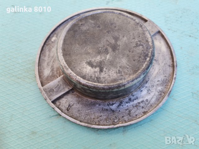 Стар алуминиев пепелник, снимка 3 - Антикварни и старинни предмети - 35423096