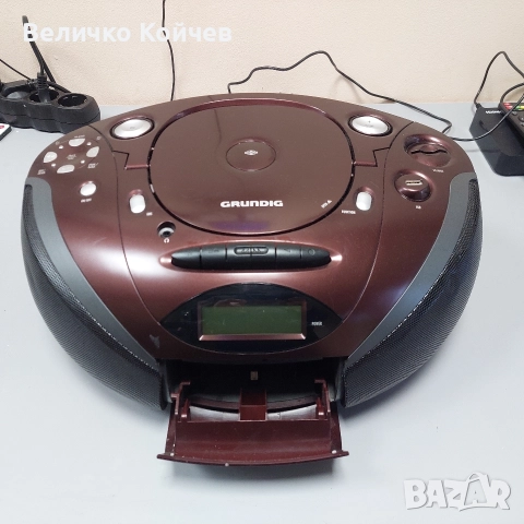 Радиокасетофон Grundig със cd,usb,sd card!, снимка 2 - Радиокасетофони, транзистори - 52971016
