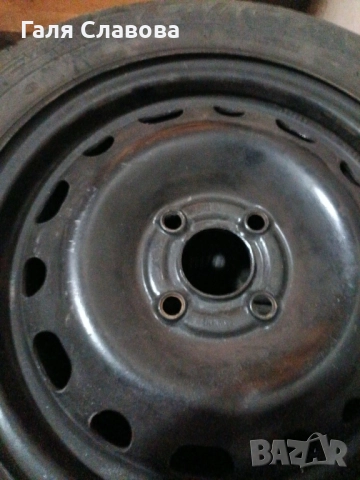 Четири броя автомобилни гуми с джанти плюс една резервна също с джанта, снимка 4 - Гуми и джанти - 51960863