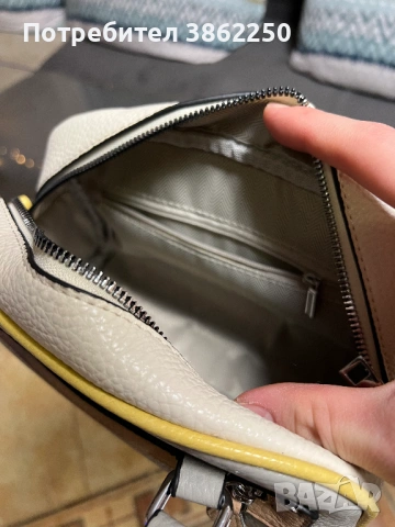 Дамска чанта, снимка 4 - Чанти - 53025542