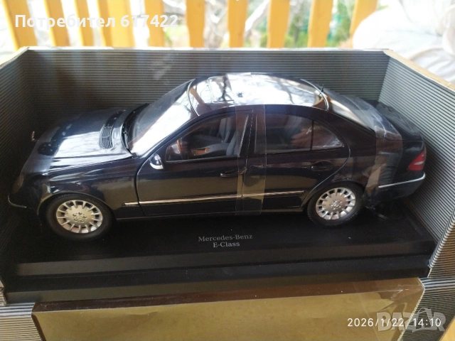 Метален модел на Mercedes Benz E-Klasse W211 E320 Kyosho, снимка 9 - Колекции - 53188656
