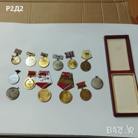 стари ордени и кутия плакети , снимка 5 - Антикварни и старинни предмети - 53305554