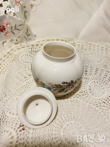 порцеланов буркан , снимка 5 - Аксесоари за кухня - 51185197