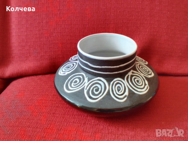 продавам 3 броя различни кашпи, снимка 3 - Стайни растения - 28385040