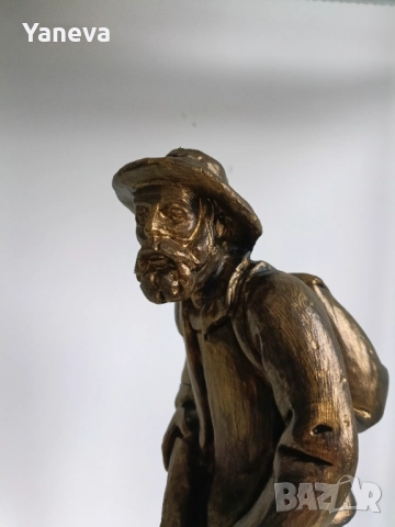 Хемингуей на лов, авторска дърворезба. , снимка 12 - Статуетки - 52673493