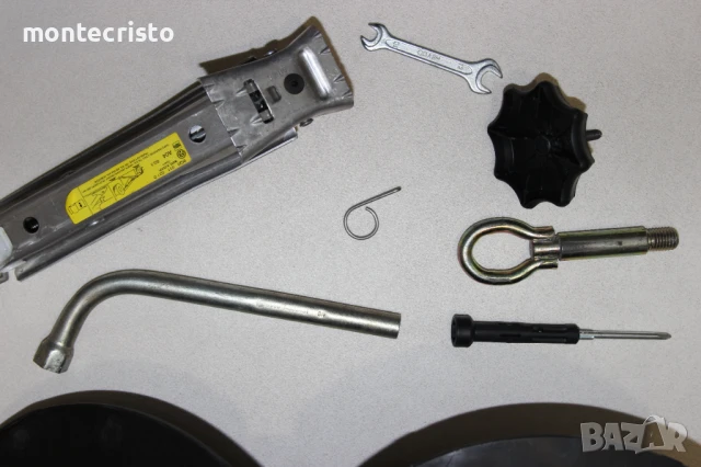 Авариен комплект крик VW Polo 9N 9N2 (2001-2009г.) 6Q0011031D ключ за гуми кука за теглене, снимка 6 - Аксесоари и консумативи - 51104654