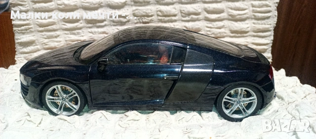 Метална кола Audi R8 ,1:18 , Kyosho, снимка 2 - Колекции - 53290315