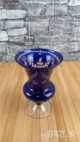 Ваза в кобалтово синьо рязано стъкло, снимка 2 - Вази - 49874319
