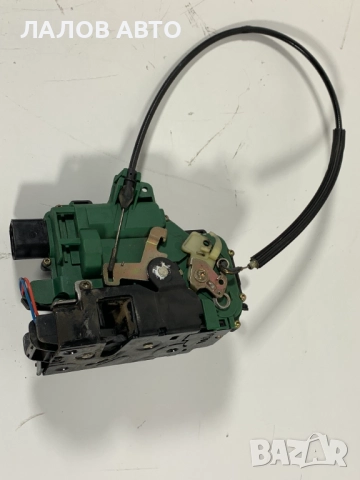 Предна дясна брава Шкода Октавия 1 Predna dqsna brava Skoda Octavia I 