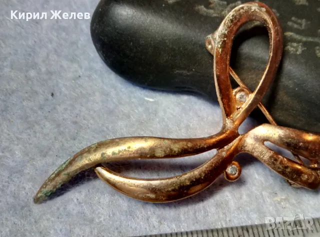 ШАРМАНТНА ПОЗЛАТЕНА АЖУРНА СТАРА БРОШКА - ПАНДЕЛКА с МИНИАТЮРНИ ФАСЕТИРАНИ ЦИРКОНИ 31903, снимка 3 - Други - 48842392