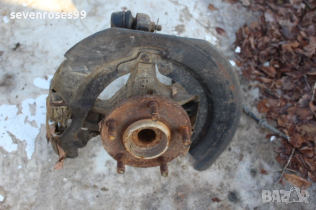 Шенкел главина преден десен Мазда 3 2008 2.3i 158hp Mazda 3 седан, снимка 2 - Части - 53134237