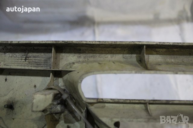 Предна решетка с емблема Нисан микра к11 1.0 95г Nissan micra k11 1.0 1995, снимка 4 - Части - 43313933