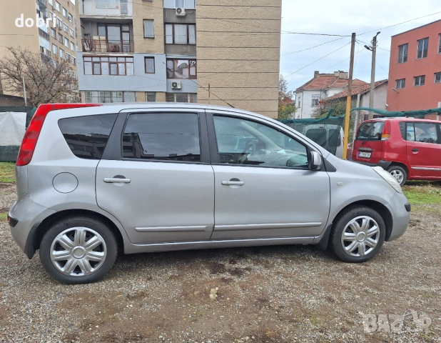Нисан ноте 1.6 бензин 2007год,климатроник, снимка 5 - Автомобили и джипове - 52219667