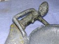 Стар АФРИКАНСКИ МЕТАЛЕН ФИГУРАЛЕН ПЕПЕЛНИК Рядка РЪЧНА ХУДОЖЕСТВЕНА ИЗРАБОТКА За КОЛЕКЦИЯ 42669, снимка 9