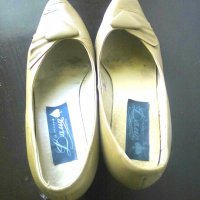 Продавам обувки дамски, снимка 1 - Дамски обувки на ток - 32753482