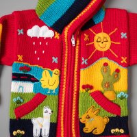 Червена перуанска детска жилетка с елфска качулка, размери от 0 до 7 години, снимка 3 - Детски пуловери и жилетки - 35531645