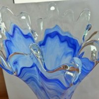Стъклена ваза , снимка 2 - Антикварни и старинни предмети - 26751974