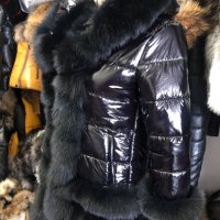 Черно яке гъши пух от висококачествен шушляк с естествен косъм черна лисица , снимка 2 - Палта, манта - 27580391