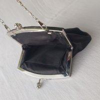 Черна малка сатенена официална чантичка с камъчета , за повод, снимка 11 - Чанти - 40507562