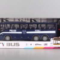 Полицейски автобус с дистанционно, снимка 2 - Коли, камиони, мотори, писти - 38573414