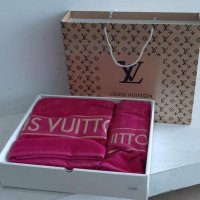 Louis Vuitton 2 броя в кутия кърпи, снимка 1 - Хавлиени кърпи - 37556603